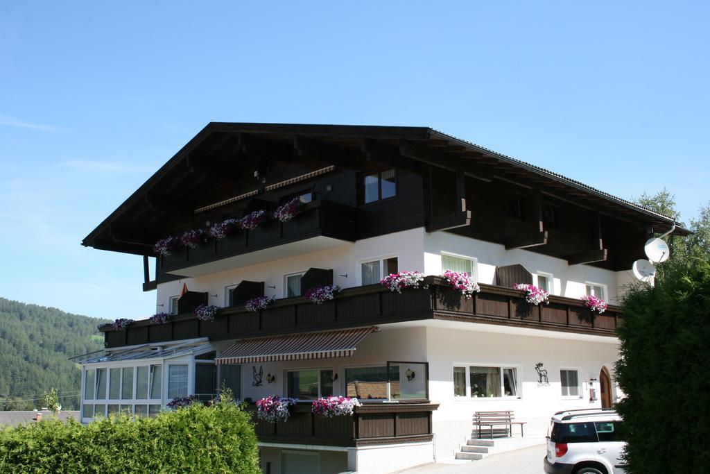 Haus Hubertus Hotel Mieders Bagian luar foto
