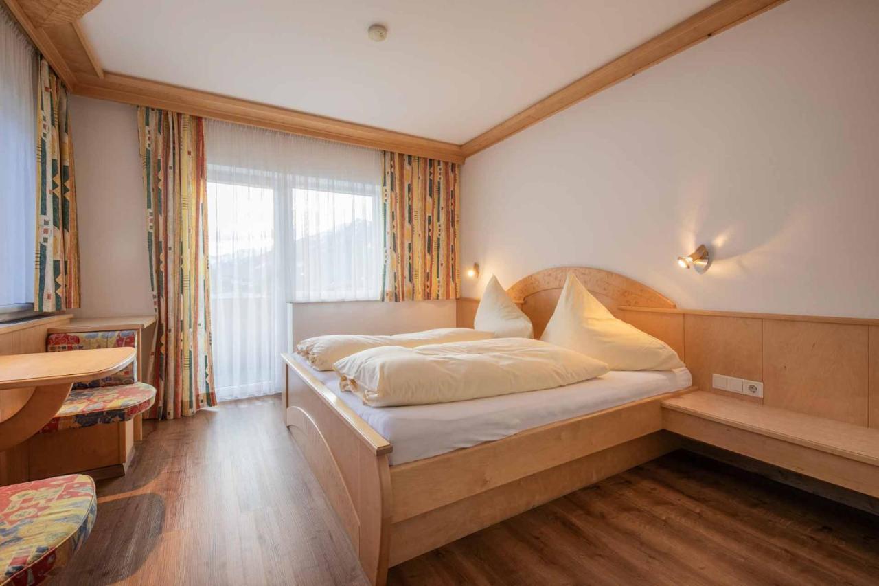 Haus Hubertus Hotel Mieders Bagian luar foto