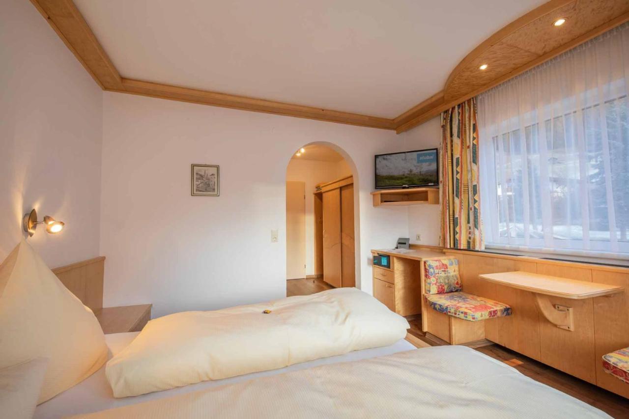 Haus Hubertus Hotel Mieders Bagian luar foto
