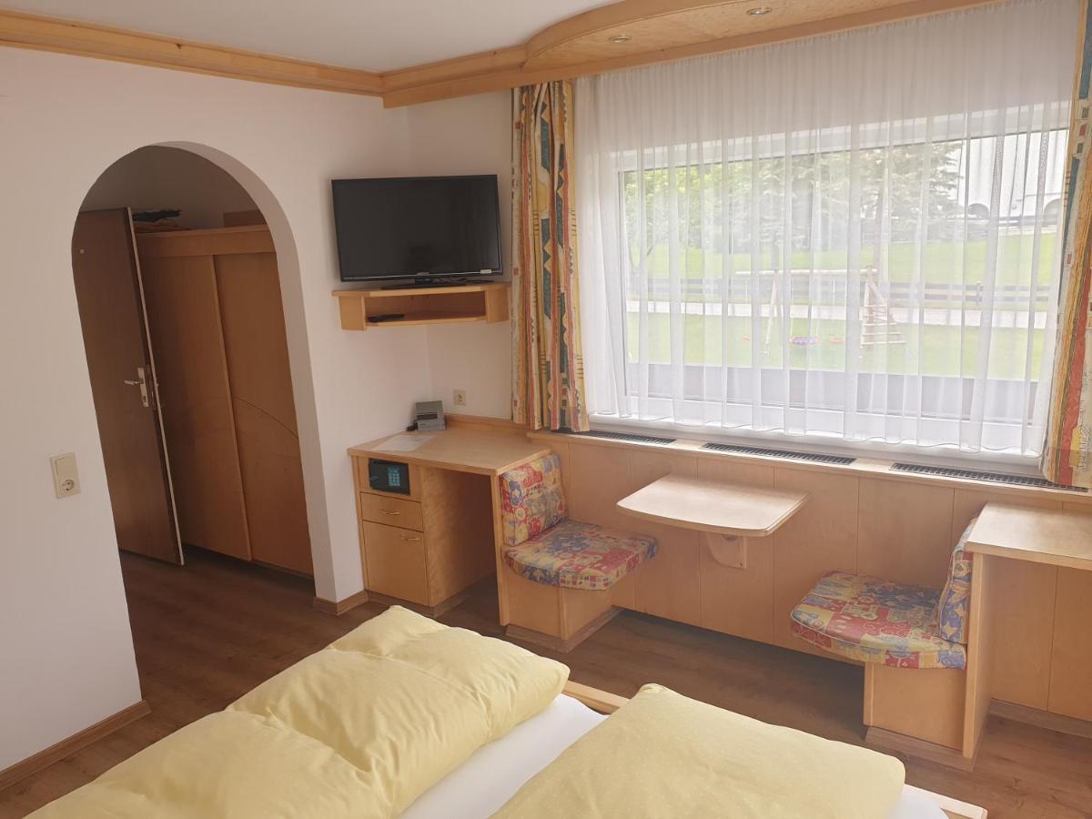Haus Hubertus Hotel Mieders Bagian luar foto